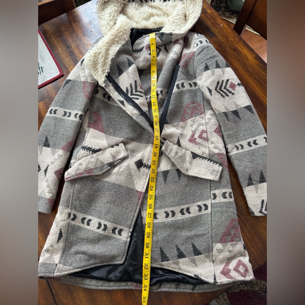 Me Jane Coat women’s small beige grey maroon fur hood pockets southwestern parka